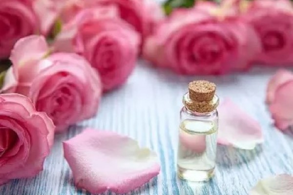تصویر 1 از فروش اسانس گل محمدی خوراکی + قیمت خرید به صرفه
